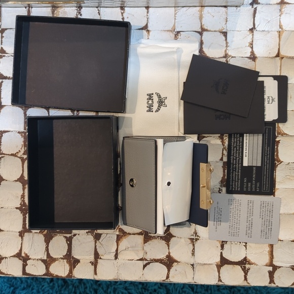 MCM Arch Gray / Navy mini Wallet  full inclusion - Picture 12 of 12